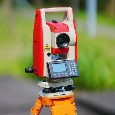 Produk baru kecepatan pengukuran cepat 1000m kolida tanpa reflektor 442-R10U survei total stasiun